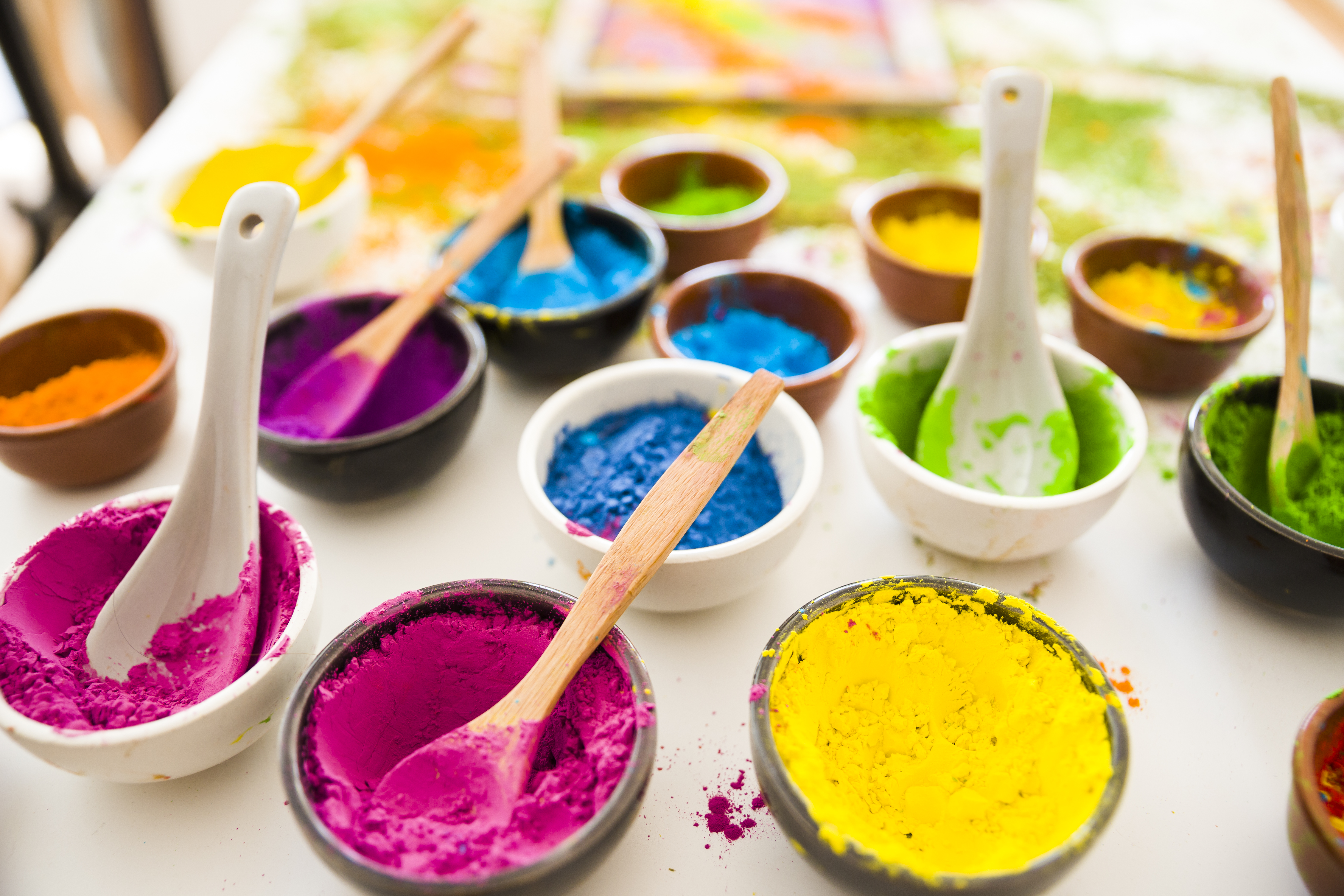 Color additives in lab glassware